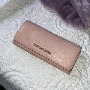 Micheal Kors Pastel Pink Wallet